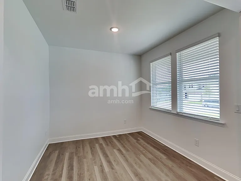 1615 Soapstone Rd — Photo 7