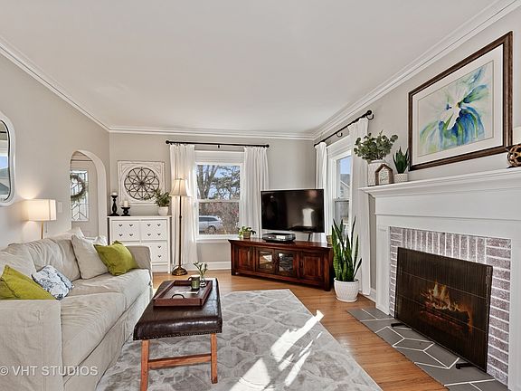 3rd image of 326 N Highland Ave