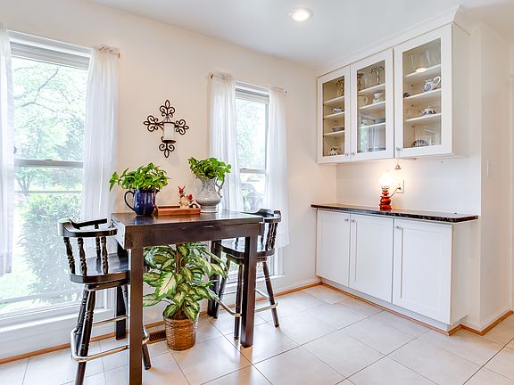 4th image of 6682 Midhill Pl