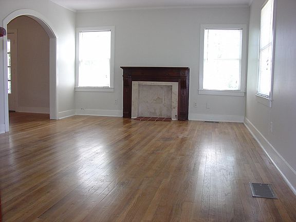 3rd image of 102 Caldwell St