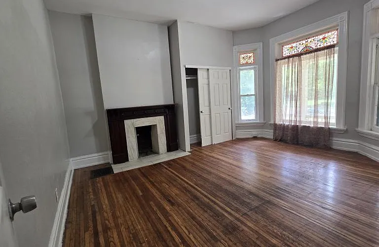 1014 N Superior St #1 — Photo 10