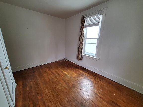 5th image of 917 Park Ave #2