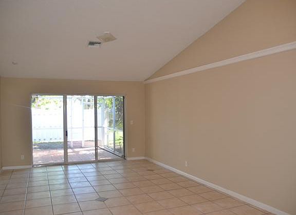 4th image of 1109 W Lakes Drive #1109