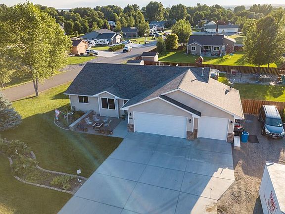 3rd image of 1130 Maxer Dr
