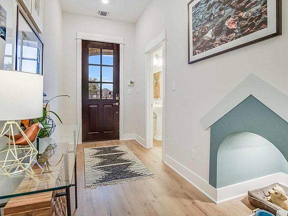 The Grayson - Foyer