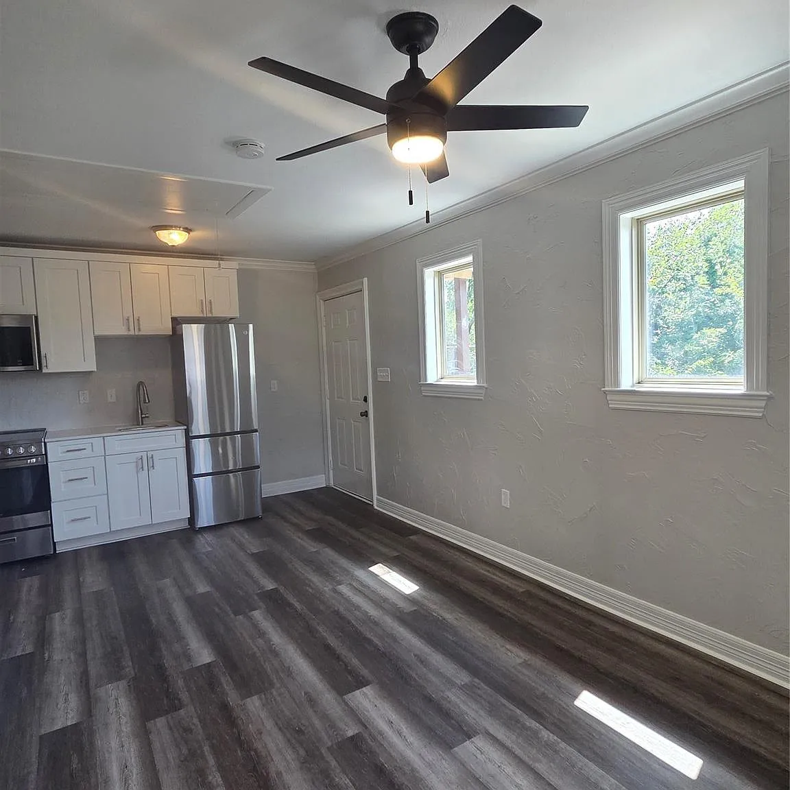 1 bed, 450 sqft, $1,075 — Photo 1