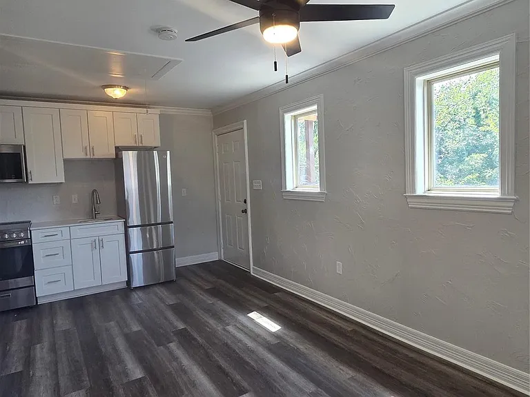 2740 Burlington Blvd — Photo 1