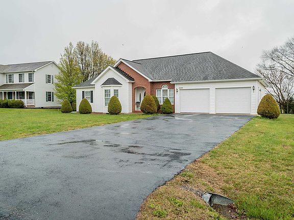 2nd image of 10374 Whispering Pine Ln