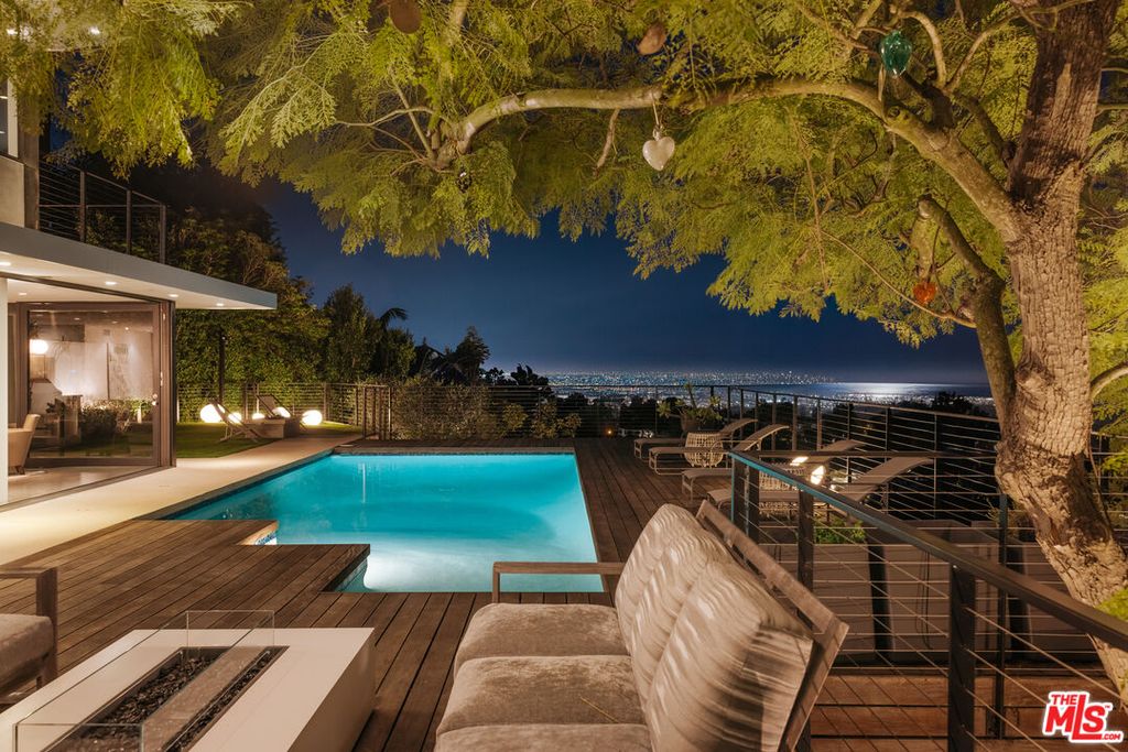 1215 Chickory Ln, Los Angeles, CA - View 3