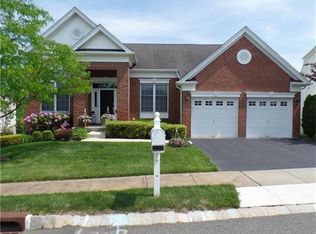 27 Turnberry Dr, Monroe Township, NJ 08831