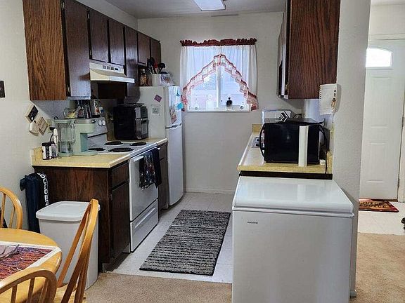 2nd image of 1105 Cottonwood Dr