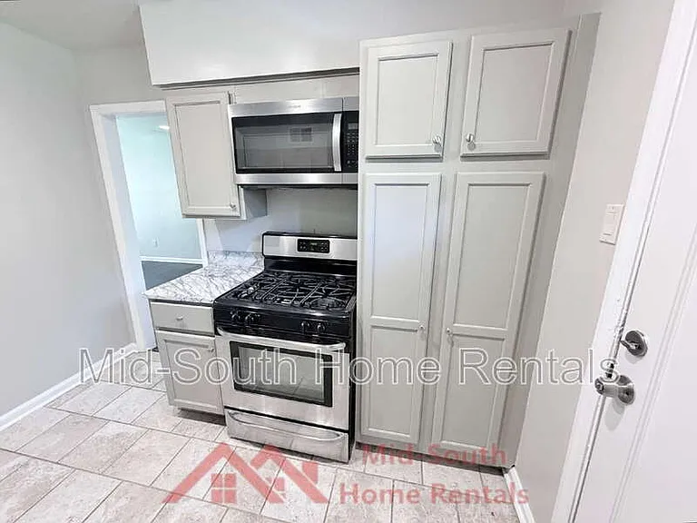 1060 Paul Pl — Photo 8