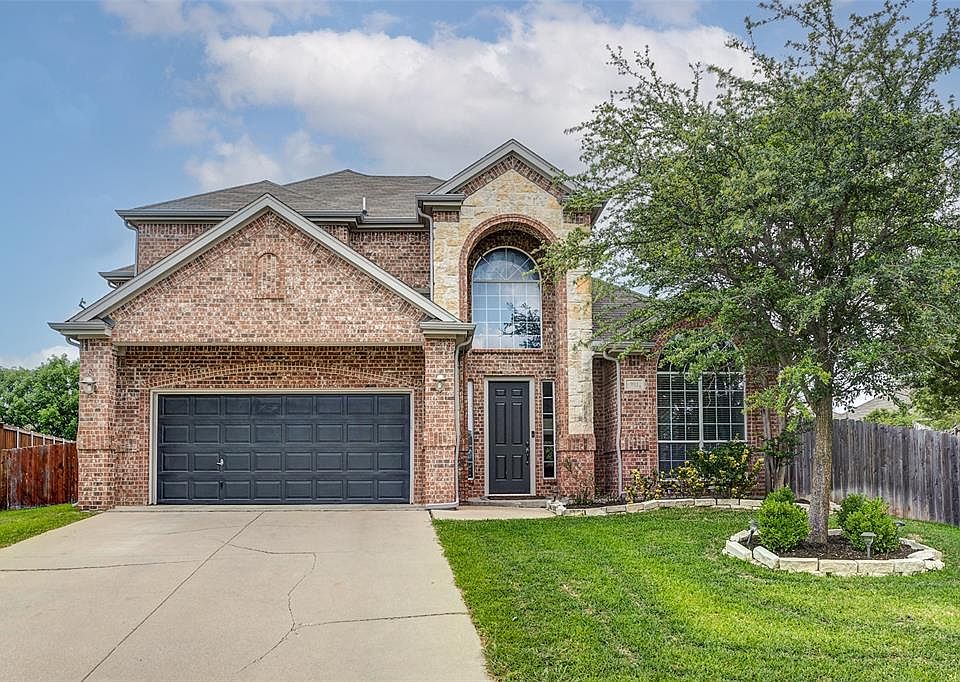 1st image of 901 Azalea Ct