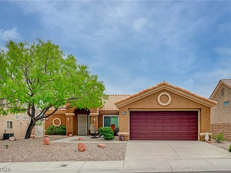 10609 Paradise Point Dr — Photo 1