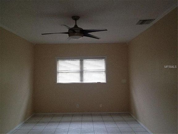 5th image of 600 55th Ave NE