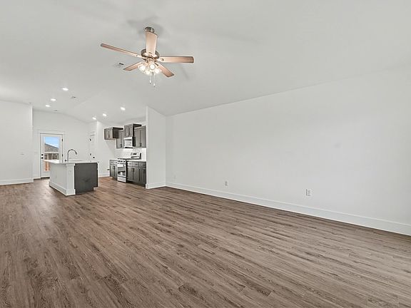 4th image of 3610 N Wiley Dr