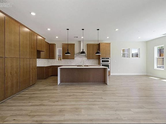 5th image of 400 Waters Park Cir