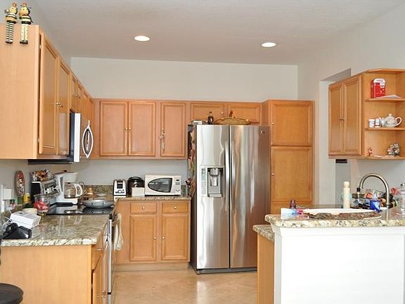 4th image of 14614 Grand Cove Dr #9