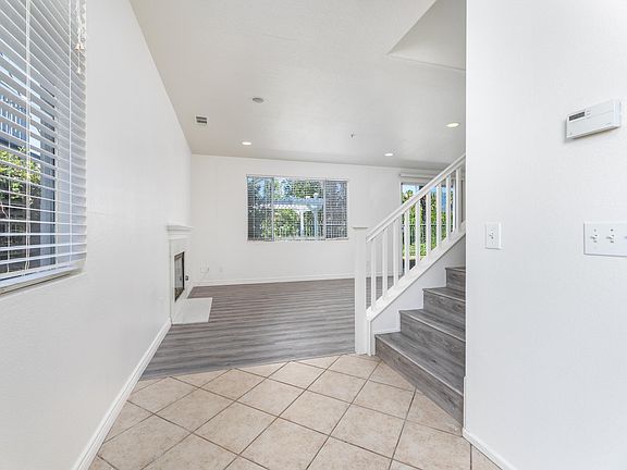 4th image of 6062 Hilton Head Ln