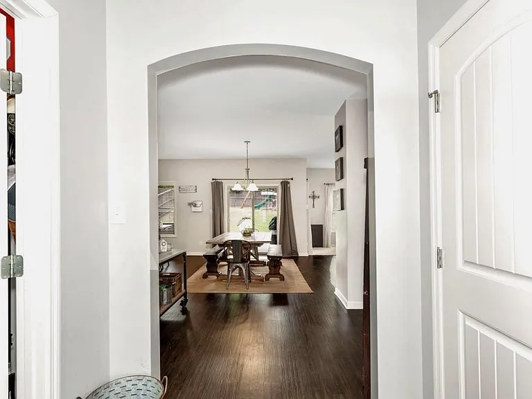 7709 N Catawba Cir — Photo 4
