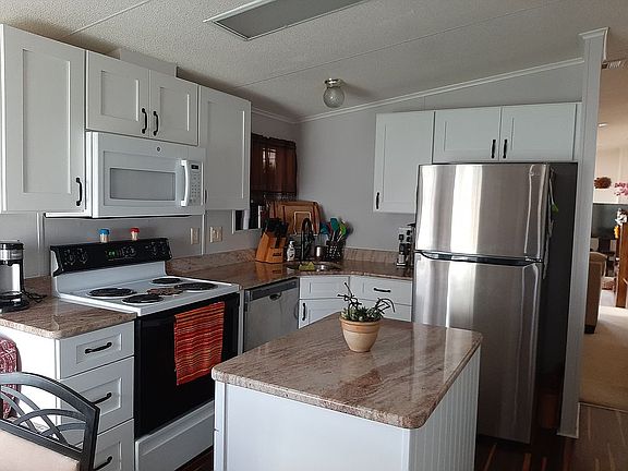 new granite kitchen,