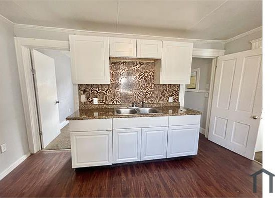 3rd image of 2545 Lexington Ave #1