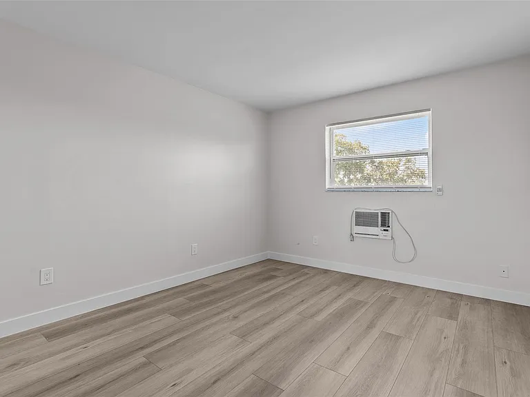 1150 E Sample Rd #202 — Photo 13