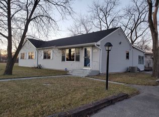 3210 Thornberry Ln, Glenview, IL 60025