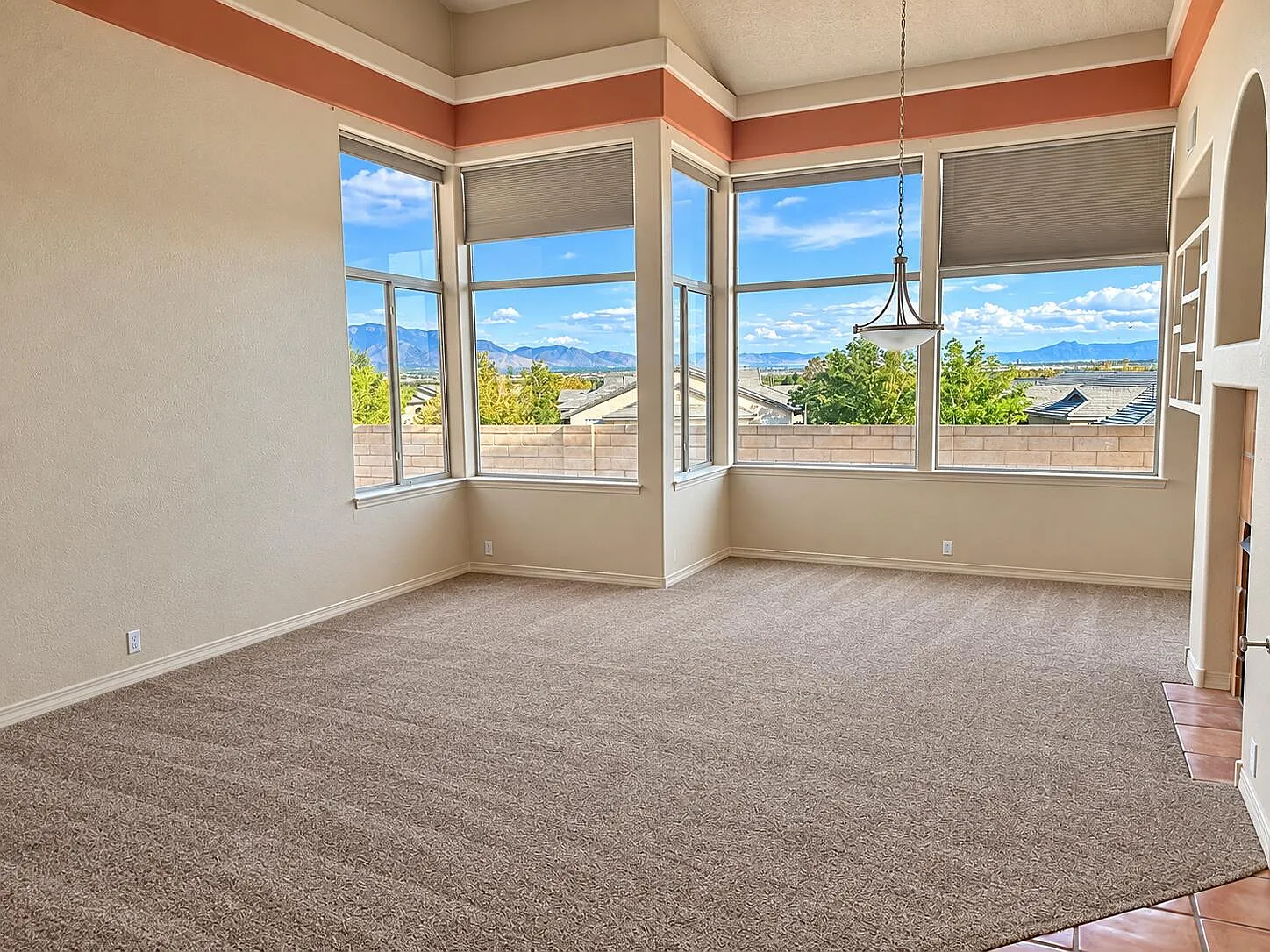 3 bed, 2.0 bath, 2010 sqft, $2,800 — Photo 2