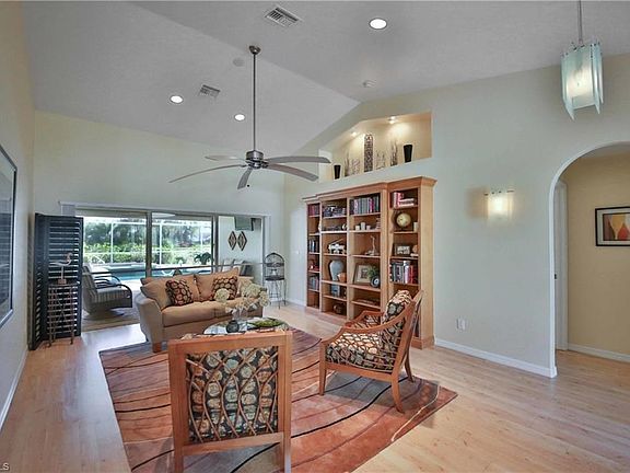 5th image of 7613 Eaglet Ct
