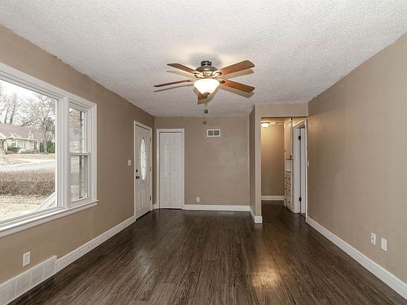 2nd image of 210 W Ash St