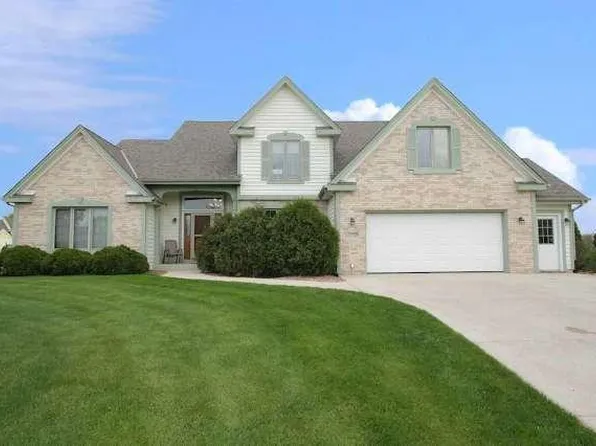 13600 W Eagle Trce, New Berlin, WI 53151
