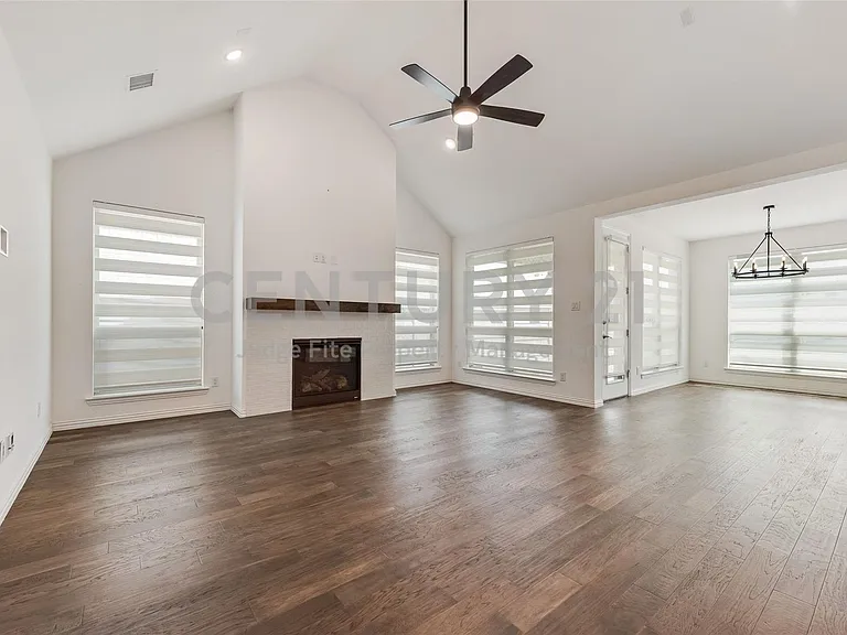 536 Cedarwood St — Photo 7