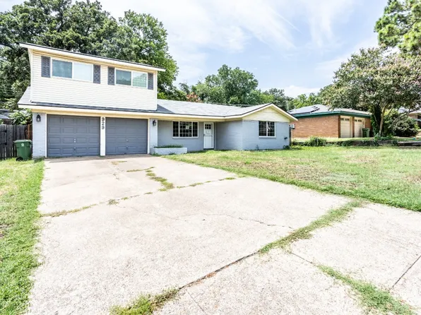 929 Wade Dr, Bedford, TX 77002
