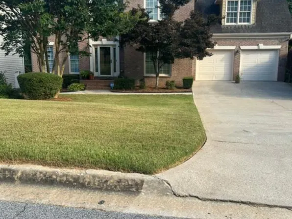 476 Mountain Oaks Pkwy, Stone Mountain, GA 30087