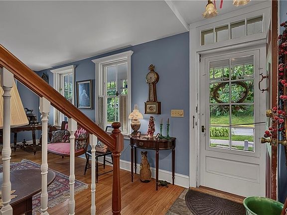 4th image of 34 Williams St
