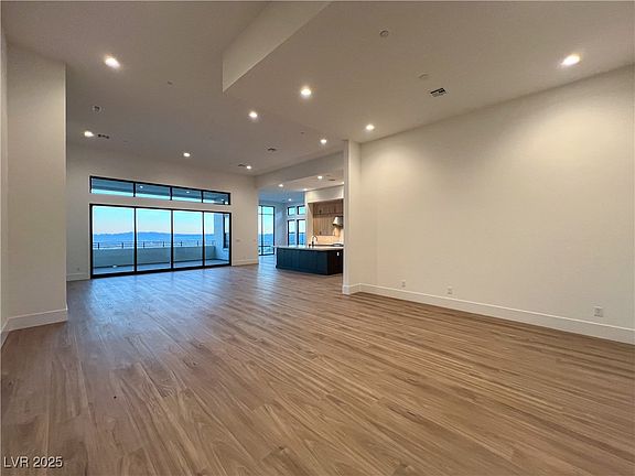 4th image of 300 Talon Heights St