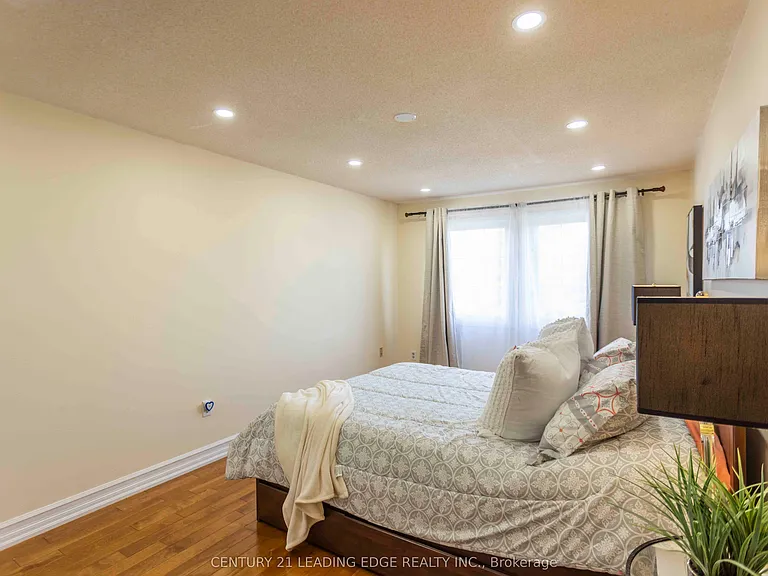 2259 Munns Ave — Photo 23