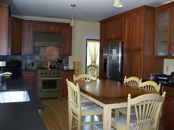 3rd image of 295 Nutley Ave