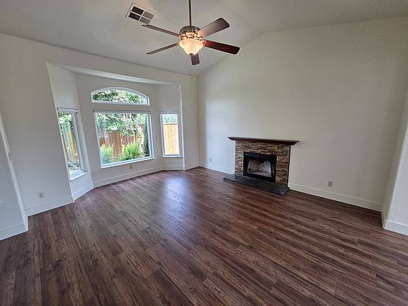 3rd image of 112 Amethyst Ct