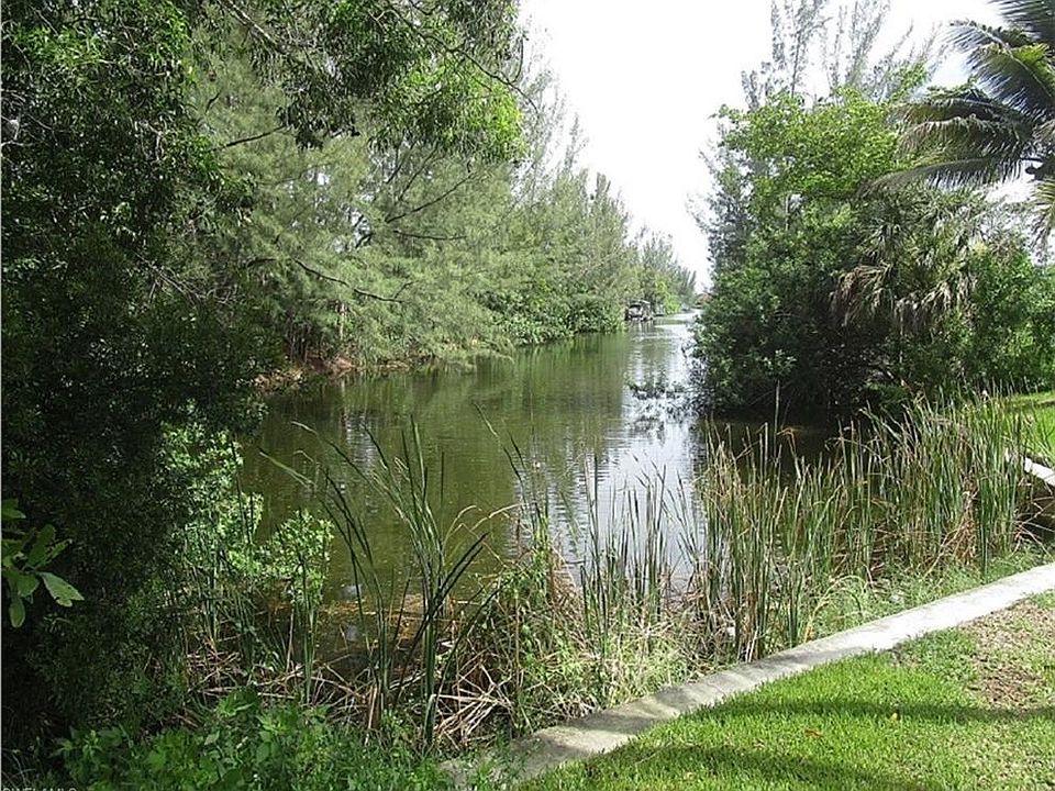 1st image of 1718/1720 SW 34th St