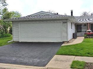 1028 Shannock Ln, Schaumburg, IL 60193