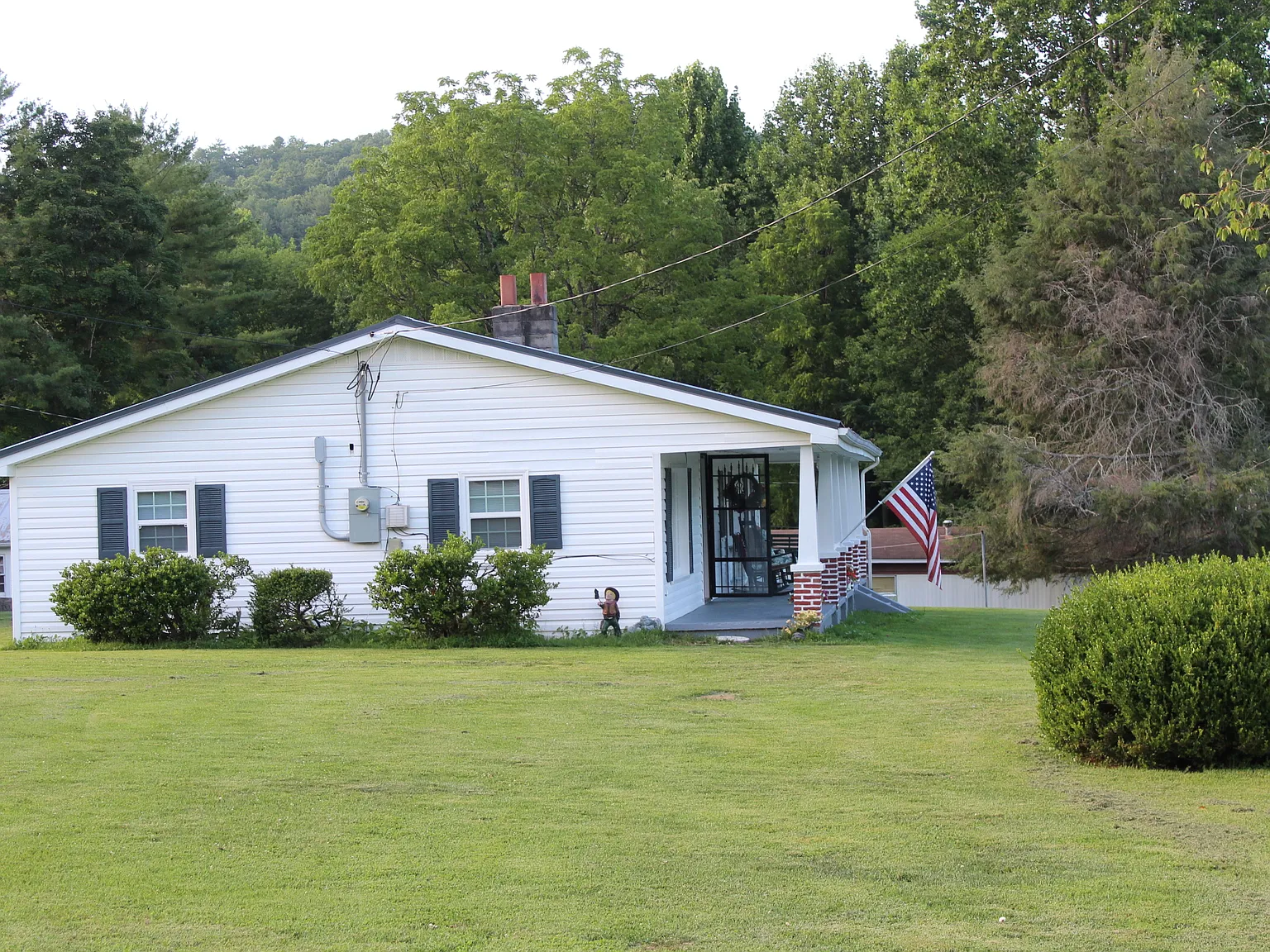 3 bed, 1250 sqft, $1,350 — Photo 4