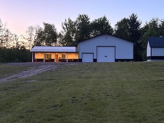 3rd image of 5962 Eleven Mile Rd
