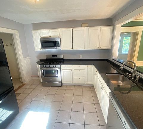 2nd image of 379-381 Newtonville Ave #2