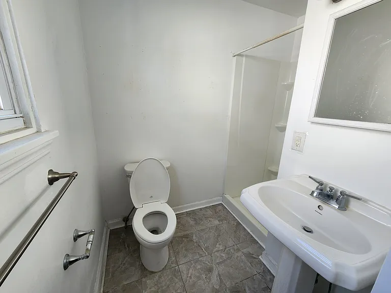 106-108 N Dudley Ave #1 — Photo 11