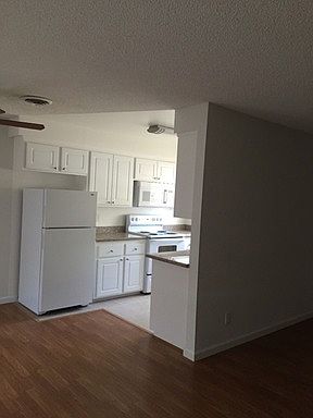 2nd image of 17 Quay Ct APT 09