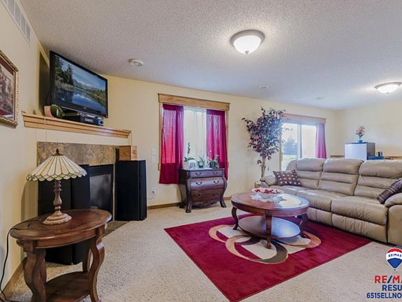 4th image of 907 Wendover St NE