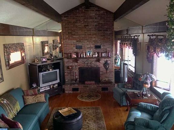 4th image of 31 Lincoln Ave