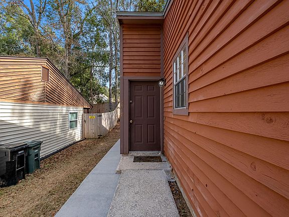 2nd image of 1047 Sutor Rd